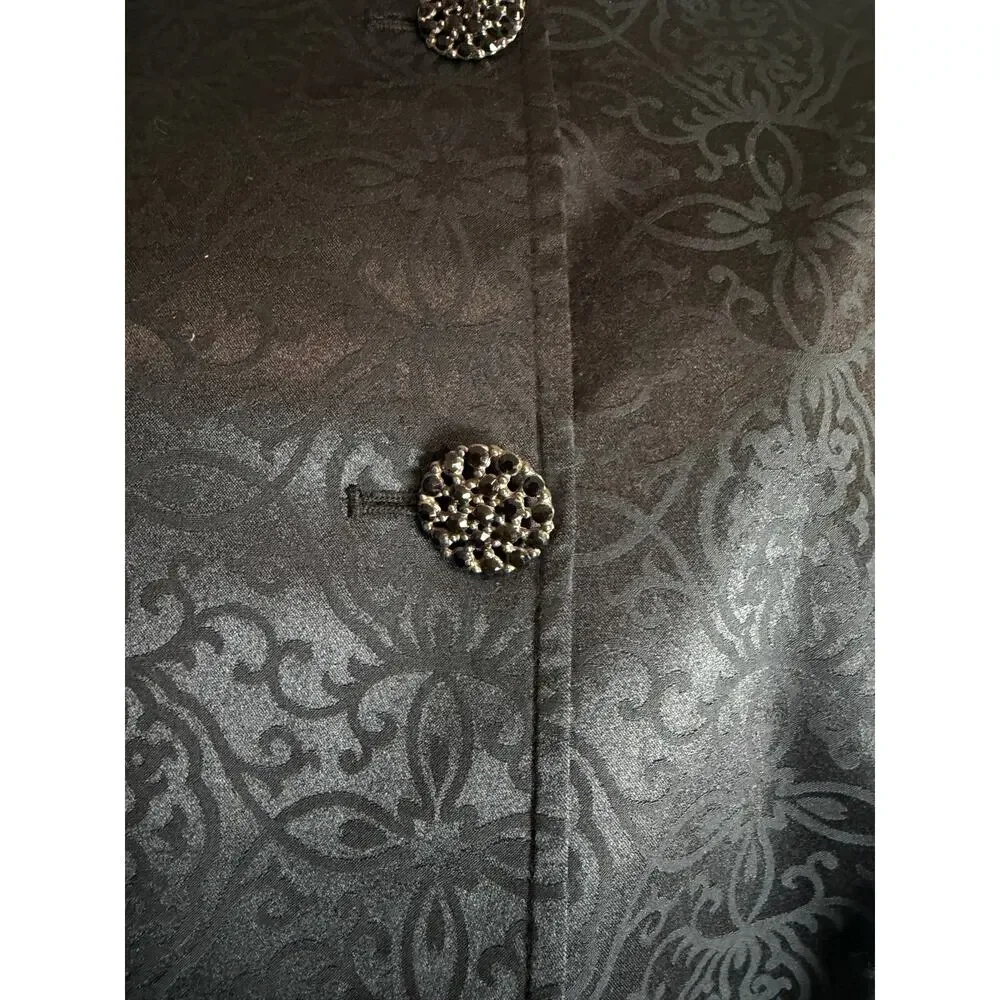 Chico’s Allaro 7/8 Sleeve Jacket Womens Size 2 Black Scroll Pattern Button New - Picture 3 of 11